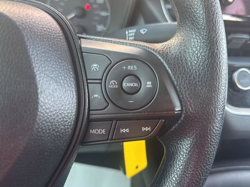 Used 2025 Toyota Corolla LE image 23