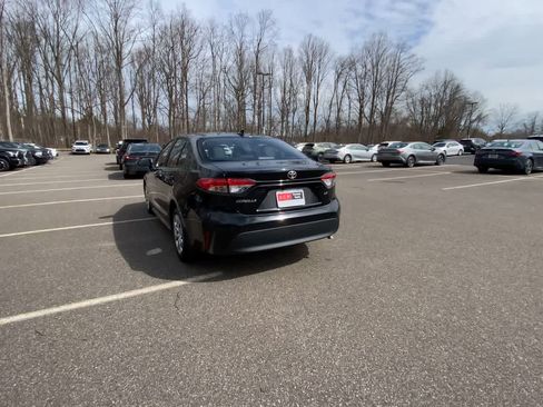 Used 2025 Toyota Corolla LE image 12