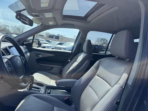 Used 2019 Honda Ridgeline RTL-T image 11