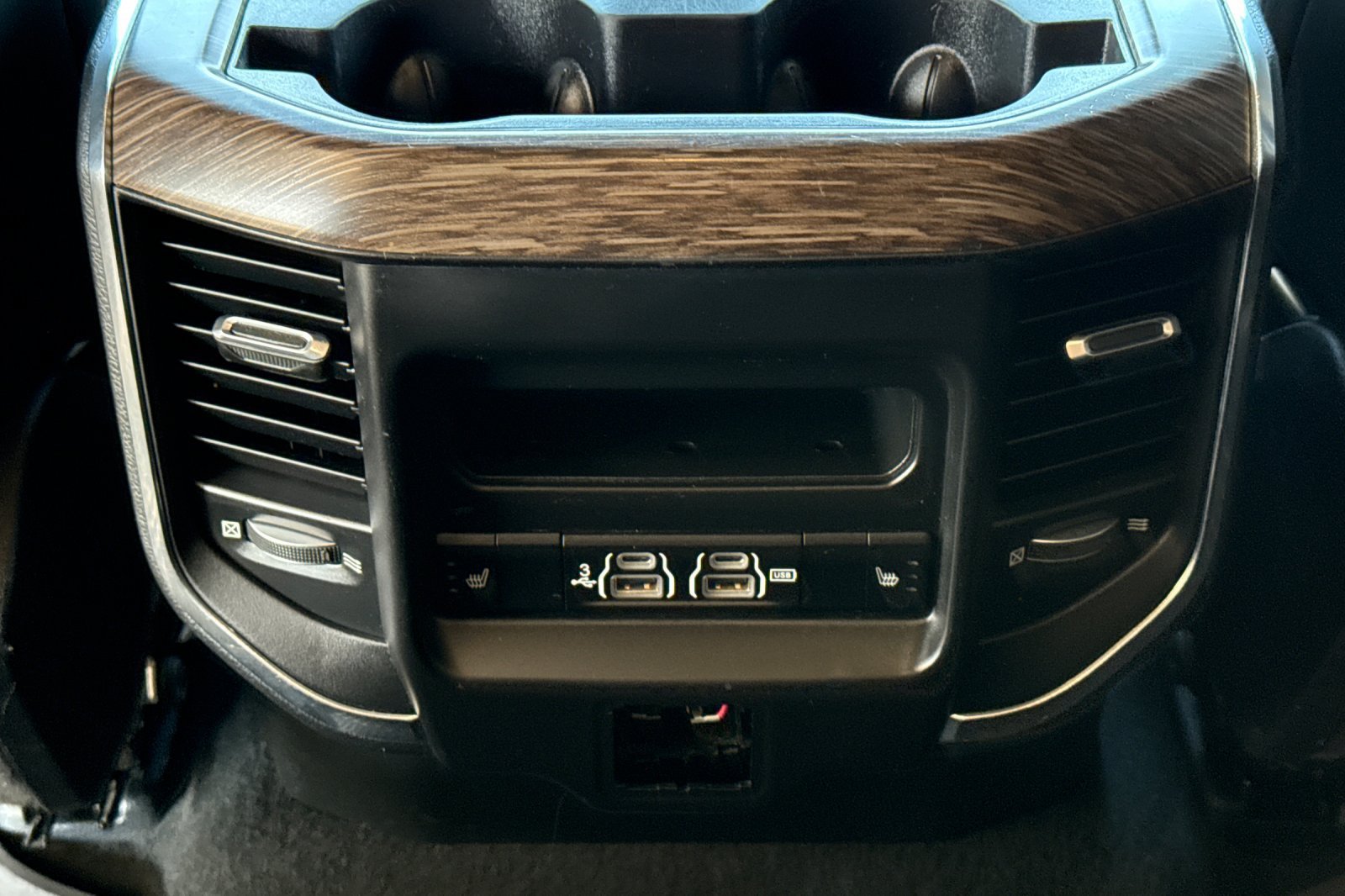 Used 2019 RAM 1500 Laramie RWD image 20