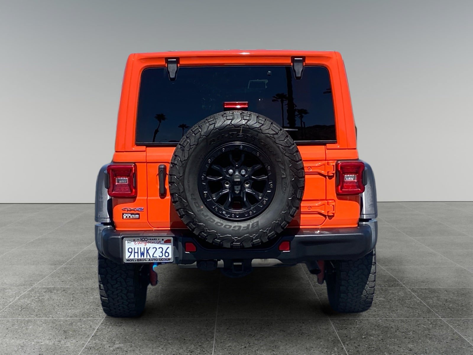 Used 2023 Jeep Wrangler Unlimited Rubicon 4xe AWD/4WD image 4