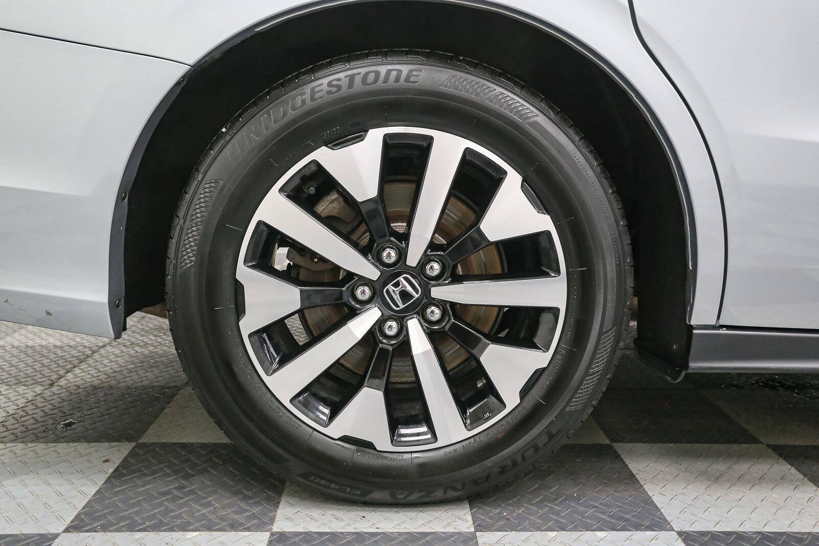 Used 2025 Honda Odyssey EX-L image 14