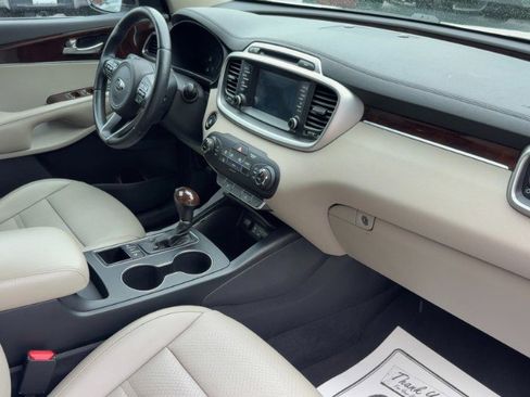 Used 2017 Kia Sorento AWD w/ LX Convenience Package image 15