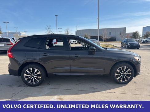 Certified 2025 Volvo XC60 B5 Core image 3