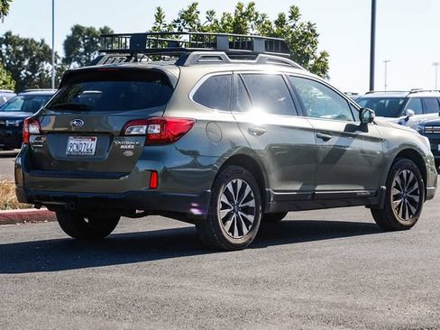 Used 2017 Subaru Outback 2.5i Limited AWD/4WD image 5