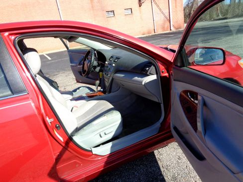 Used 2009 Toyota Camry XLE image 17