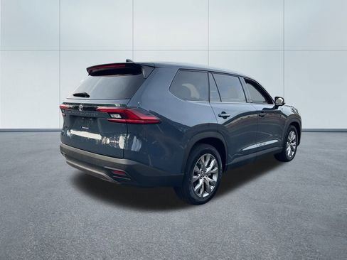 Used 2025 Toyota Grand Highlander AWD image 5