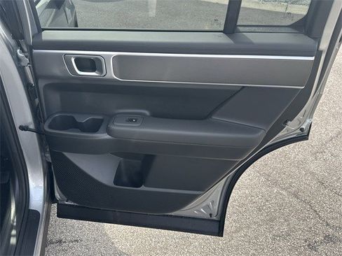 Used 2025 Hyundai Santa Fe SE image 18