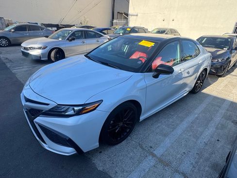 Used 2022 Toyota Camry XSE FWD image 2