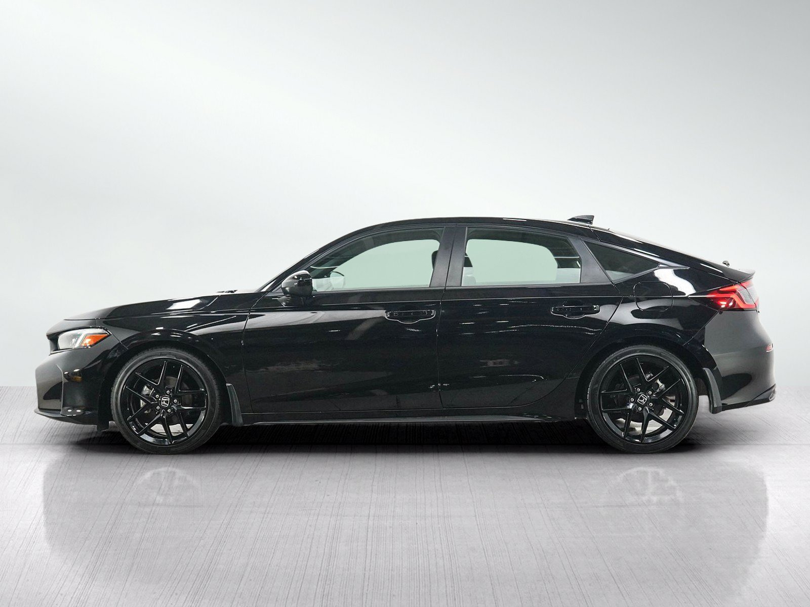 Used 2025 Honda Civic Sport image 2