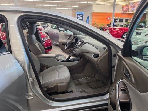 Used 2021 Chevrolet Malibu LS FWD image 10