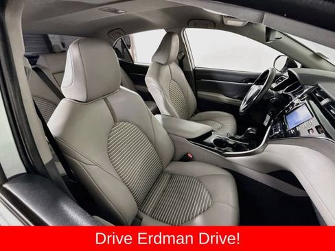 Used 2020 Toyota Camry SE FWD image 24