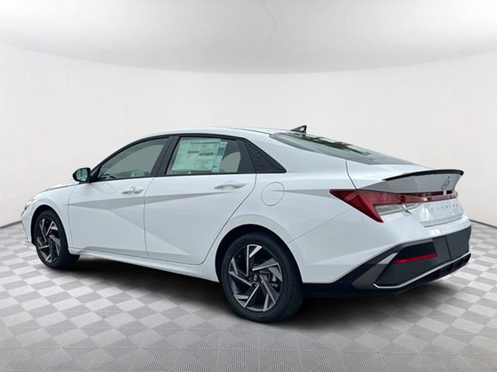 New 2025 Hyundai Elantra SEL FWD image 7