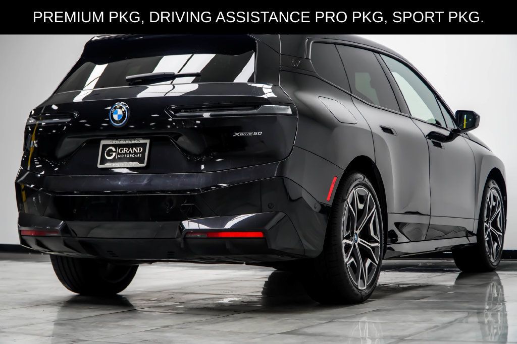 Used 2024 BMW iX xDrive50 w/ Premium Package AWD/4WD image 15