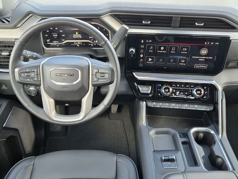 Used 2024 GMC Sierra 3500 Denali AWD/4WD image 22