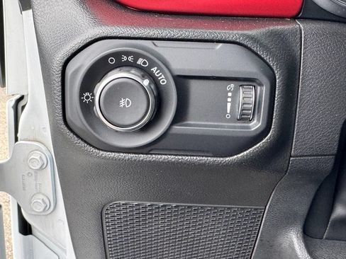 Used 2023 Jeep Wrangler Rubicon w/ Cold Weather Group AWD/4WD image 22