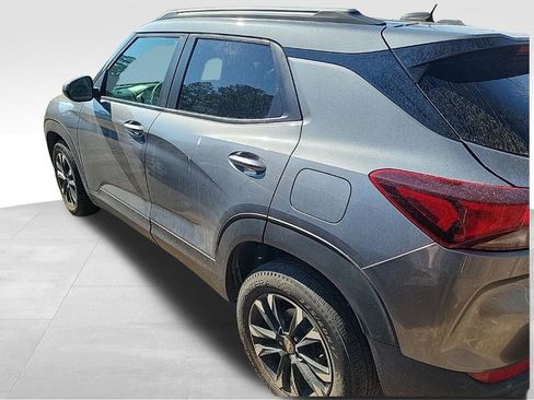 Used 2022 Chevrolet TrailBlazer LT image 2