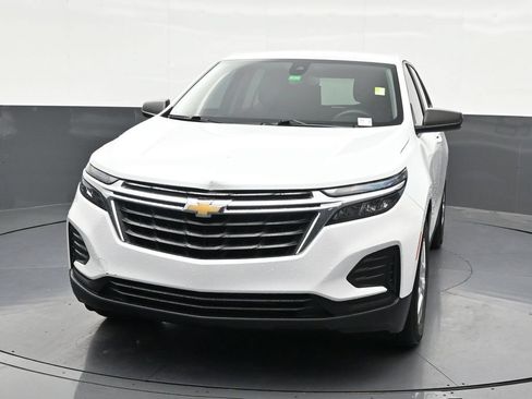 Used 2022 Chevrolet Equinox LS FWD image 9