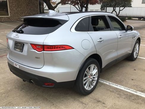Used 2019 Jaguar F-PACE Prestige image 5
