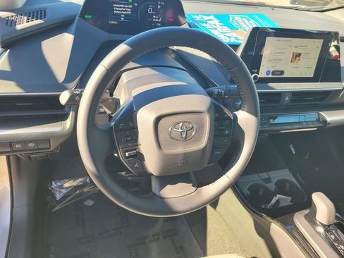 Used 2024 Toyota Prius LE FWD image 30