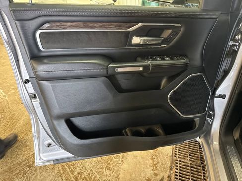 Used 2020 RAM 1500 Laramie AWD/4WD image 15
