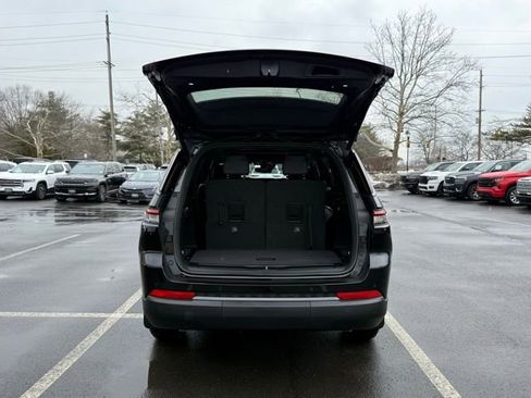 New 2026 Jeep Grand Cherokee L Laredo image 9