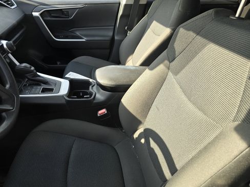 Used 2024 Toyota RAV4 LE AWD/4WD image 20