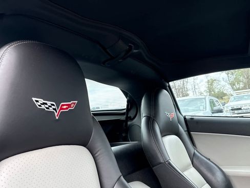 Used 2007 Chevrolet Corvette Coupe w/ Preferred Equipment Group image 16