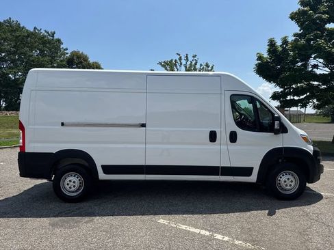 Used 2026 RAM ProMaster 2500 w/ Convenience Group FWD image 12