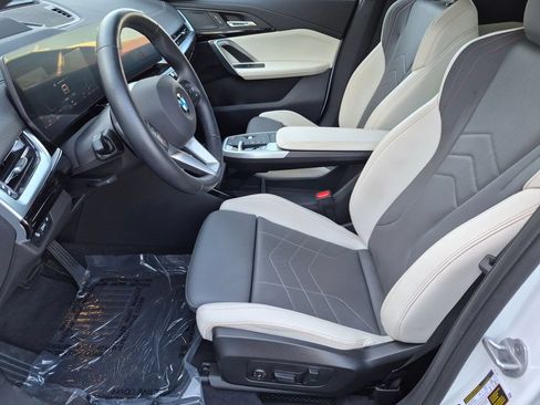 Certified 2025 BMW X2 xDrive28i AWD/4WD image 9