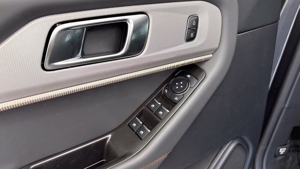 New 2026 Ford Explorer Active AWD/4WD image 17