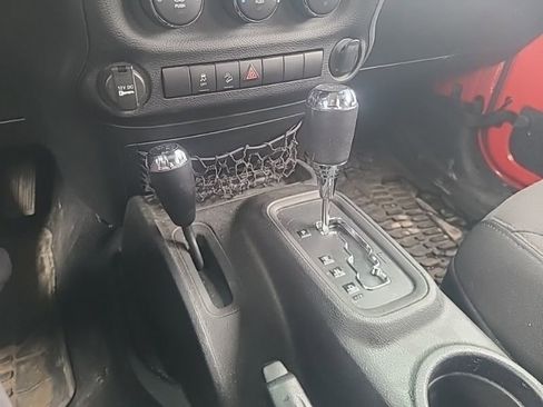 Used 2015 Jeep Wrangler Unlimited Sport w/ Connectivity Group image 15