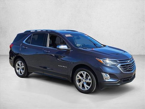 Used 2018 Chevrolet Equinox Premier image 3