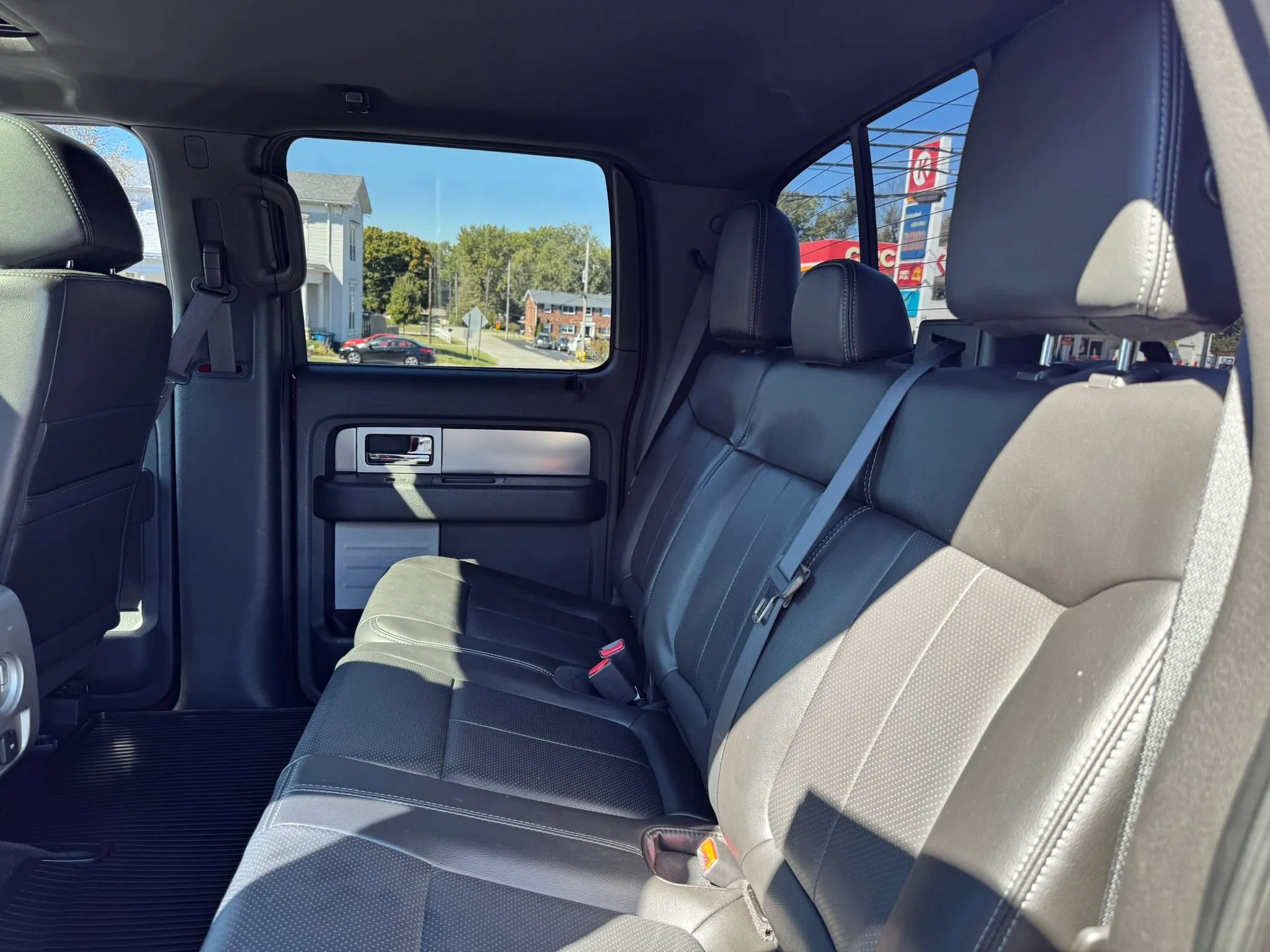 Used 2014 Ford F150 FX4 w/ Equipment Group 402A Luxury AWD/4WD image 30
