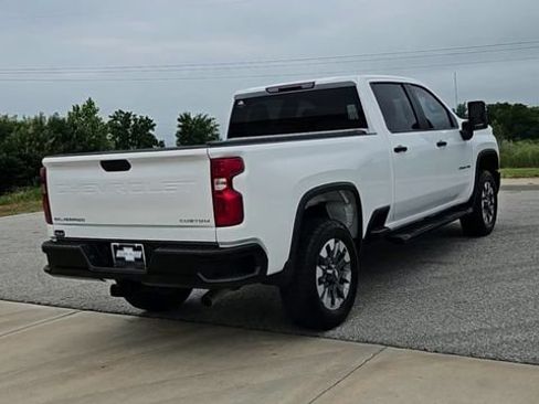 Used 2025 Chevrolet Silverado 2500 Custom w/ Custom Convenience Package AWD/4WD image 8