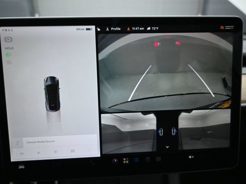 Used 2022 Tesla Model Y Performance AWD/4WD image 10