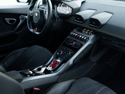 Used 2017 Lamborghini Huracan LP 580-2 image 18