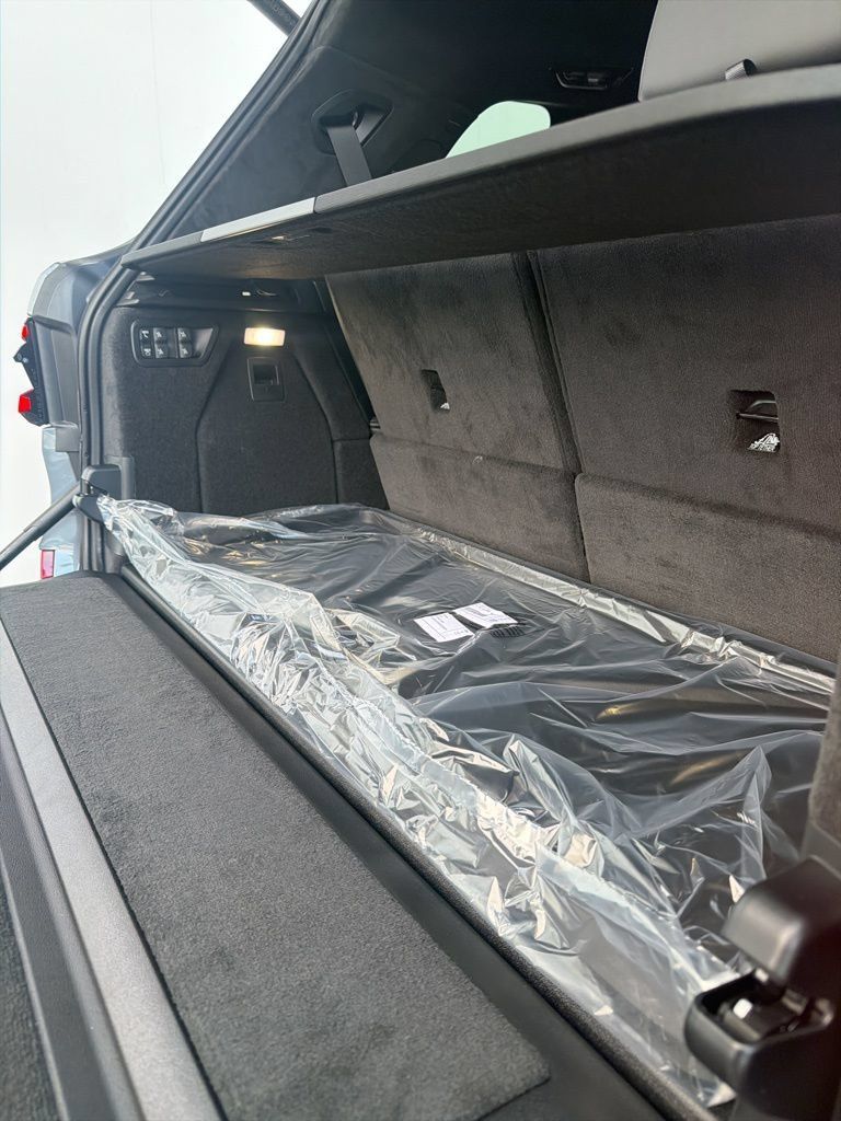 New 2026 BMW X7 M60i AWD/4WD image 11