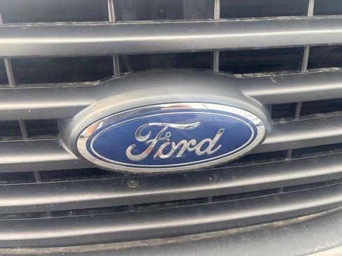 Used 2017 Ford F150 XLT w/ Equipment Group 302A Luxury AWD/4WD image 11