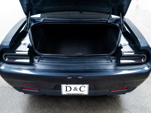 Used 2019 Dodge Challenger R/T w/ Driver Convenience Group image 7