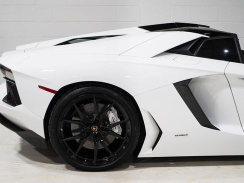 Used 2014 Lamborghini Aventador LP 700-4 image 21
