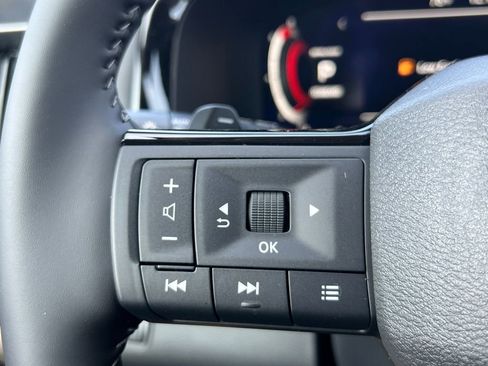 New 2026 Nissan Pathfinder SL image 10