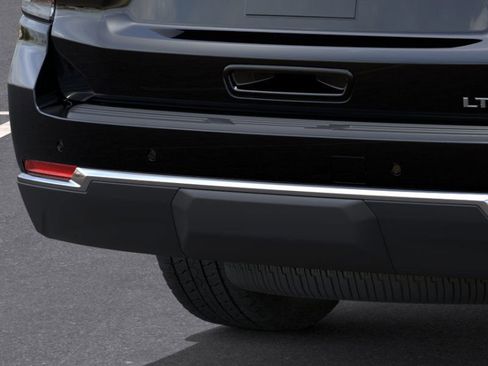 New 2026 Chevrolet Suburban LT image 14