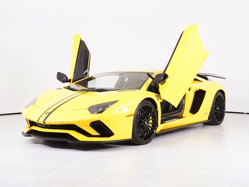 Used 2018 Lamborghini Aventador S AWD/4WD image 13