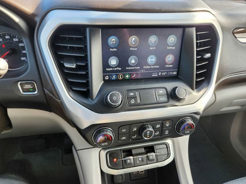 Used 2022 GMC Acadia SLE image 9