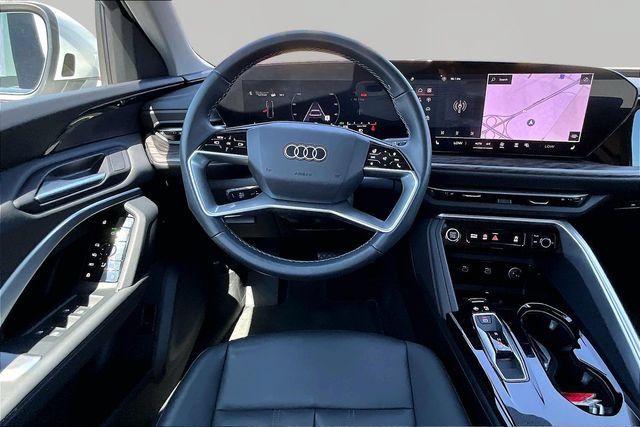 Used 2025 Audi Q5 Premium w/ Convenience Package AWD/4WD image 5