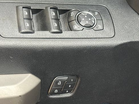 Used 2018 Ford F150 Lariat w/ Equipment Group 502A Luxury AWD/4WD image 20