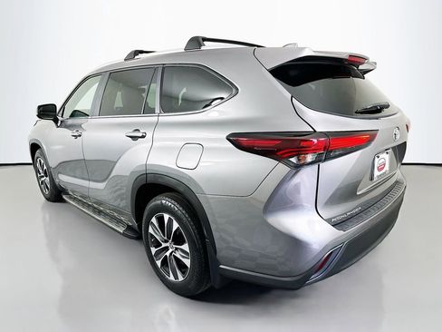 Certified 2025 Toyota Highlander XLE AWD/4WD image 7