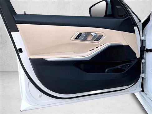 Used 2019 BMW 330i Sedan w/ Convenience Package image 18