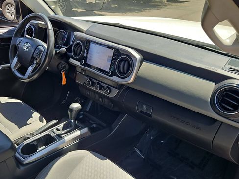 Used 2020 Toyota Tacoma SR5 RWD image 25